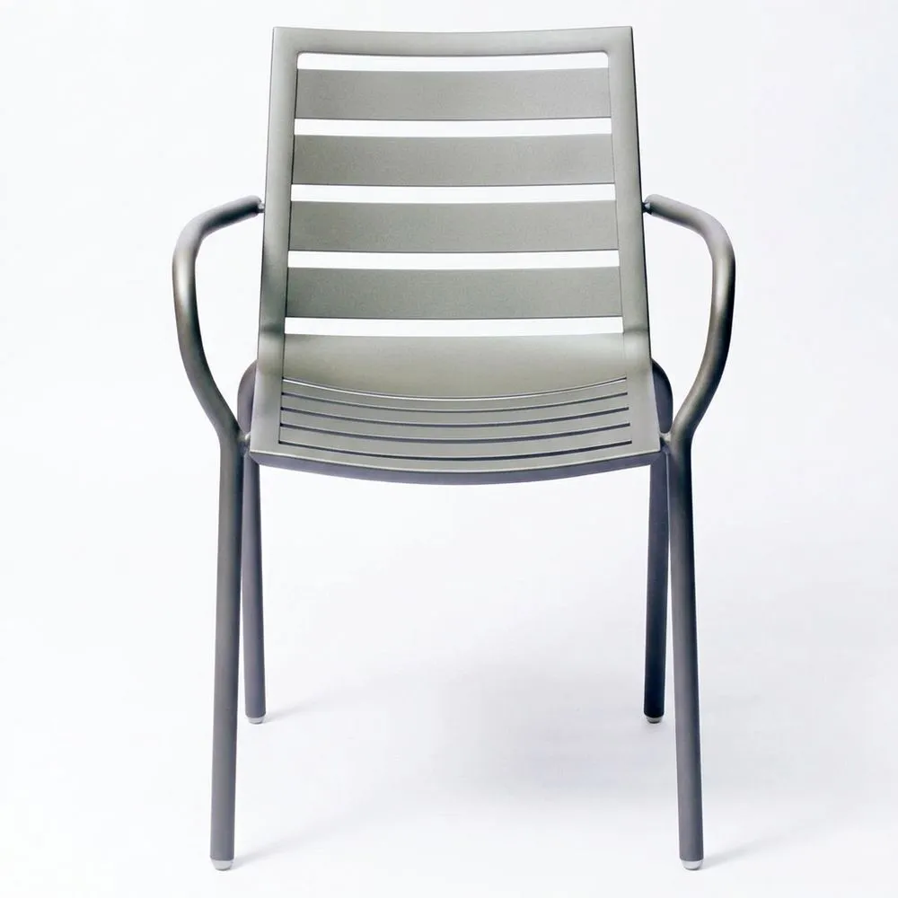 Sillón de acero gris