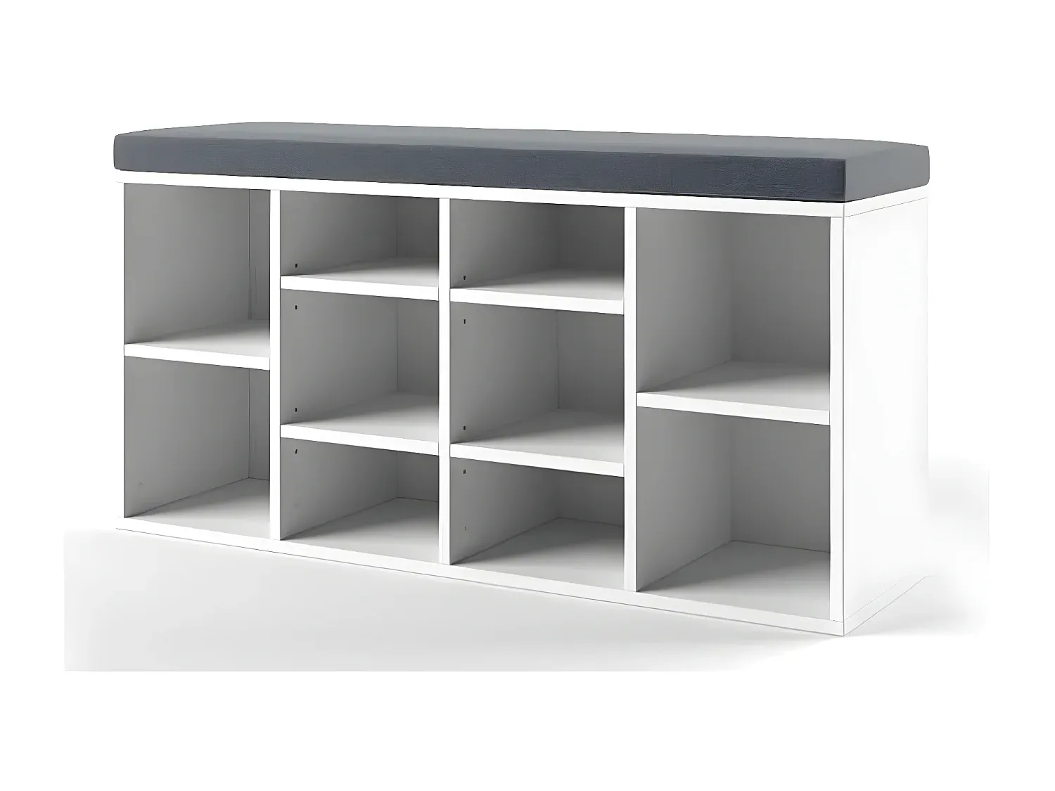 Weißes Schuhregal aus Spanplatte mit mehreren Ebenen