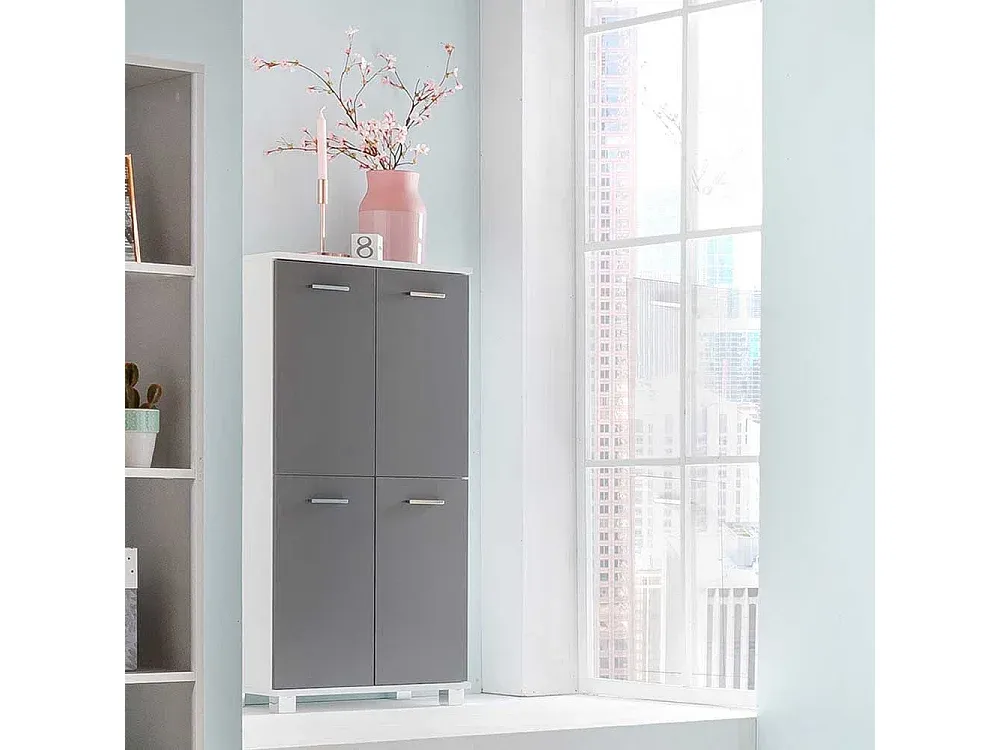 Moderner Badezimmerschrank mit 4 Türen