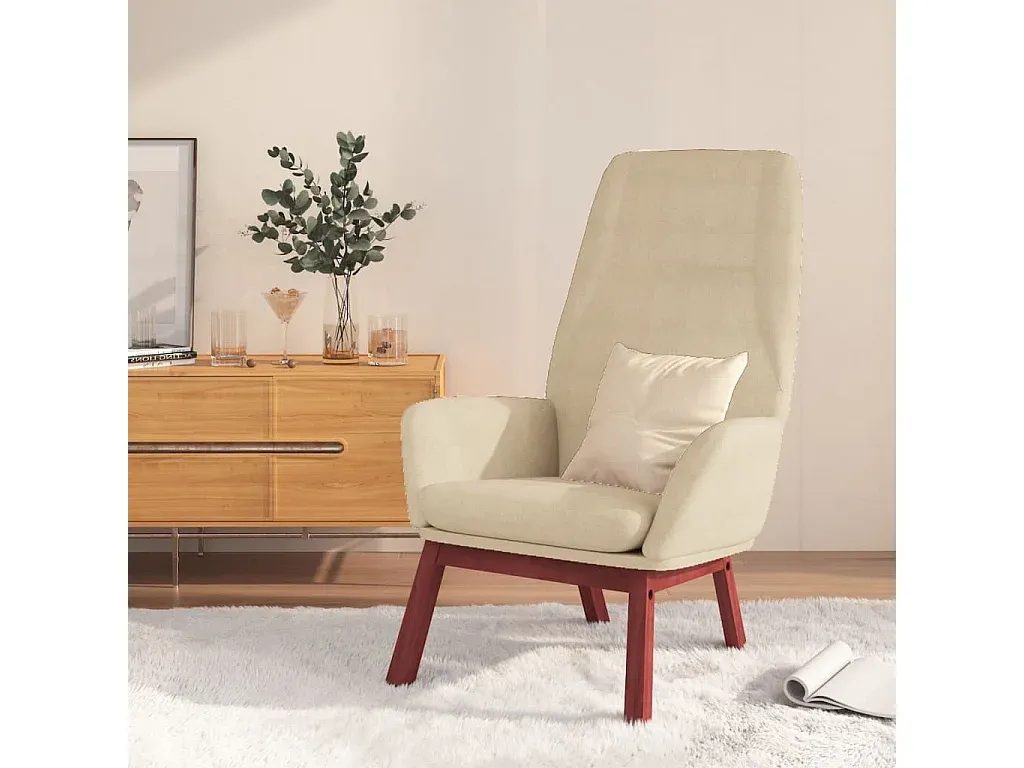 Bequemer Loungesessel in Cremefarbe