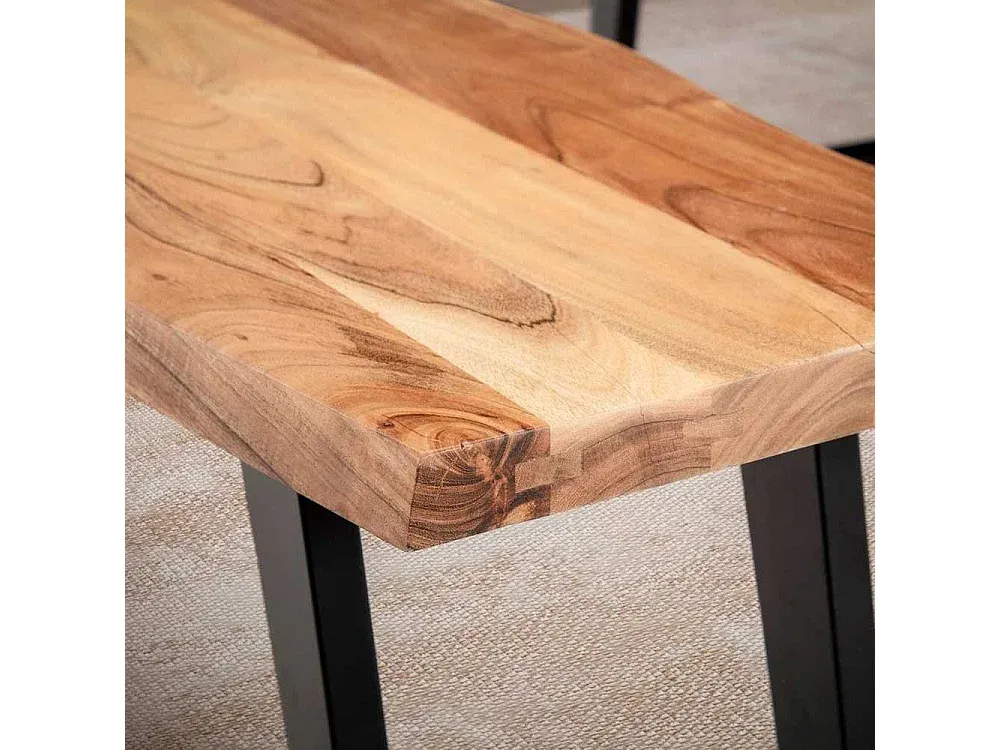 Holzbank aus Akazienholz mit natürlicher Baumkante