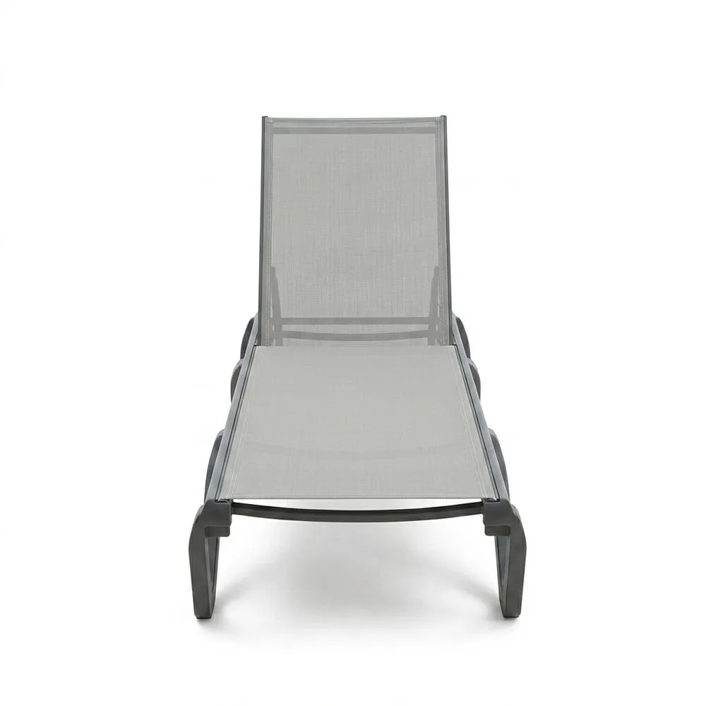 Silla de jardín de aluminio gris con tejido Teslin.