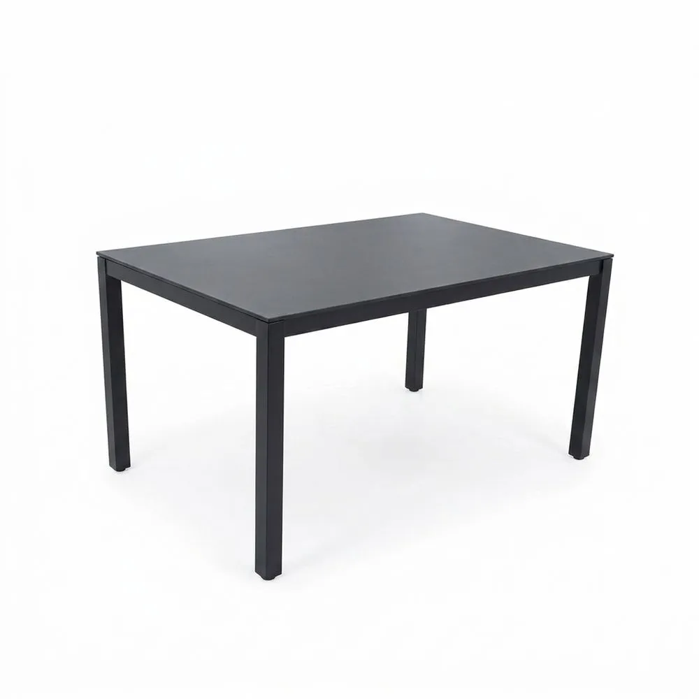 Mesa de comedor de acero negro