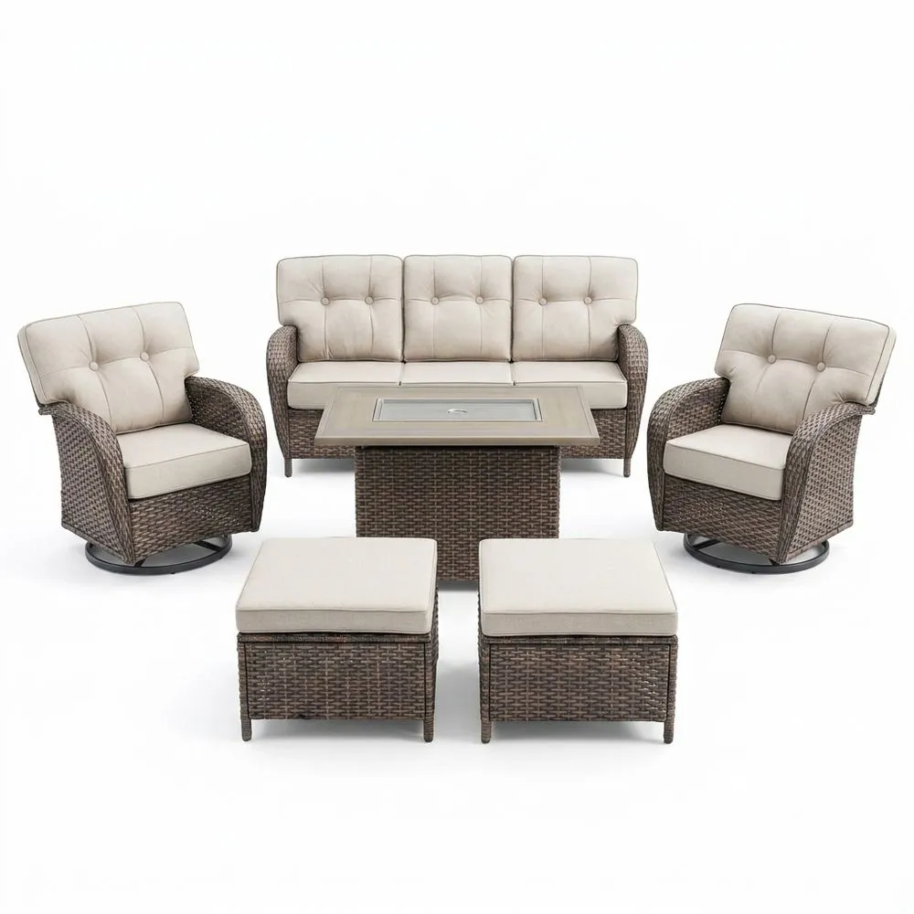 Conjunto de sofá de exterior de ratán color beige, que incluye mesa y sillón giratorio.