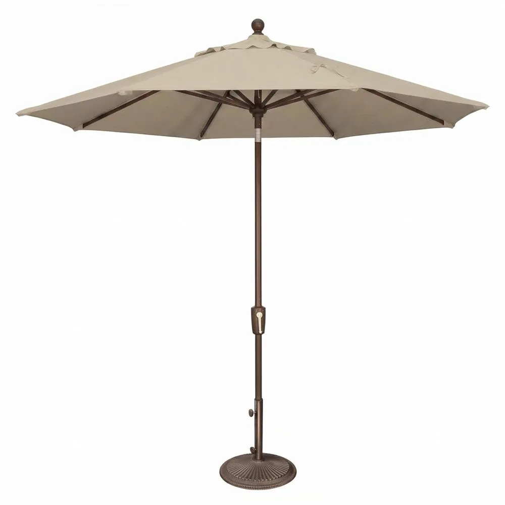 Sombrilla de jardín giratoria de color beige, fabricada en aluminio y fibra de poliéster.