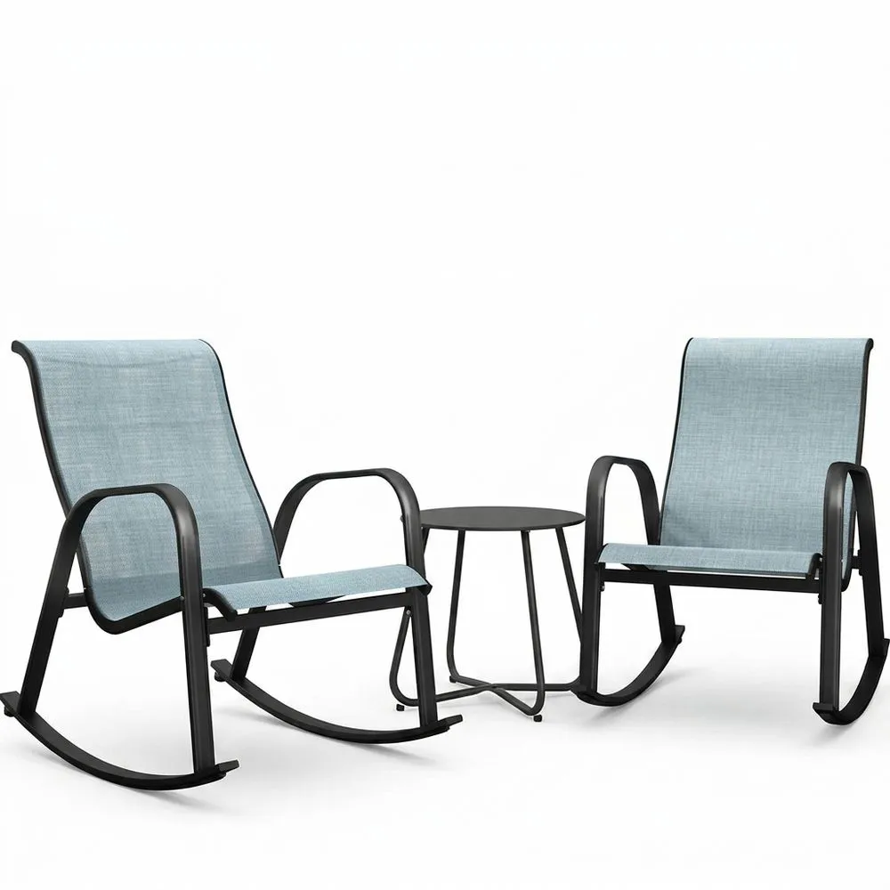 Un conjunto de muebles que incluye dos mecedoras y una mesa de acero.