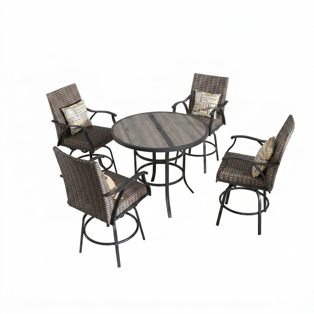 Conjunto de muebles de jardín de color marrón oscuro y estilo Vimini: mesa redonda y sillas.