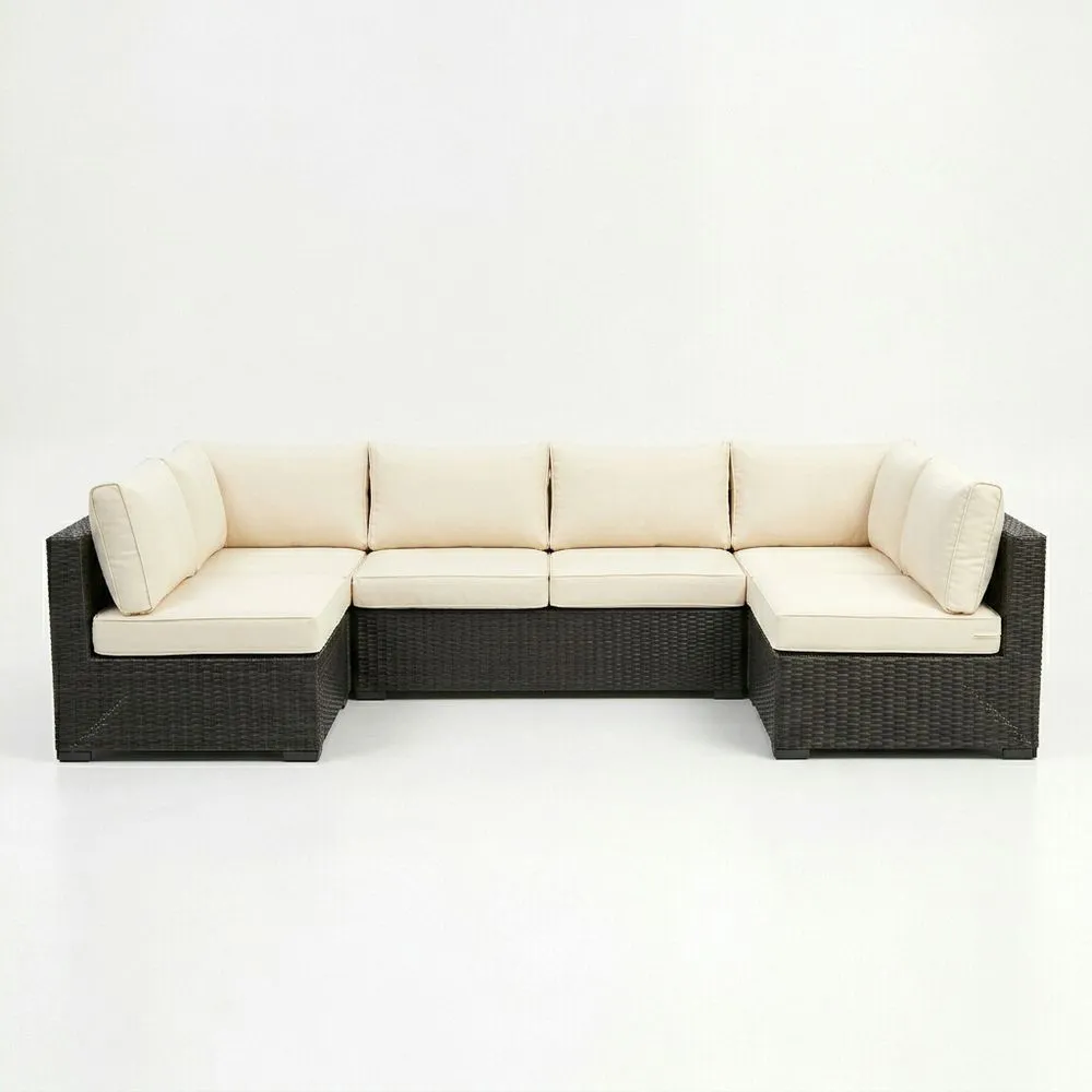 Sofá esquinero modular de ratán sintético marrón con cojines beige para 6 plazas