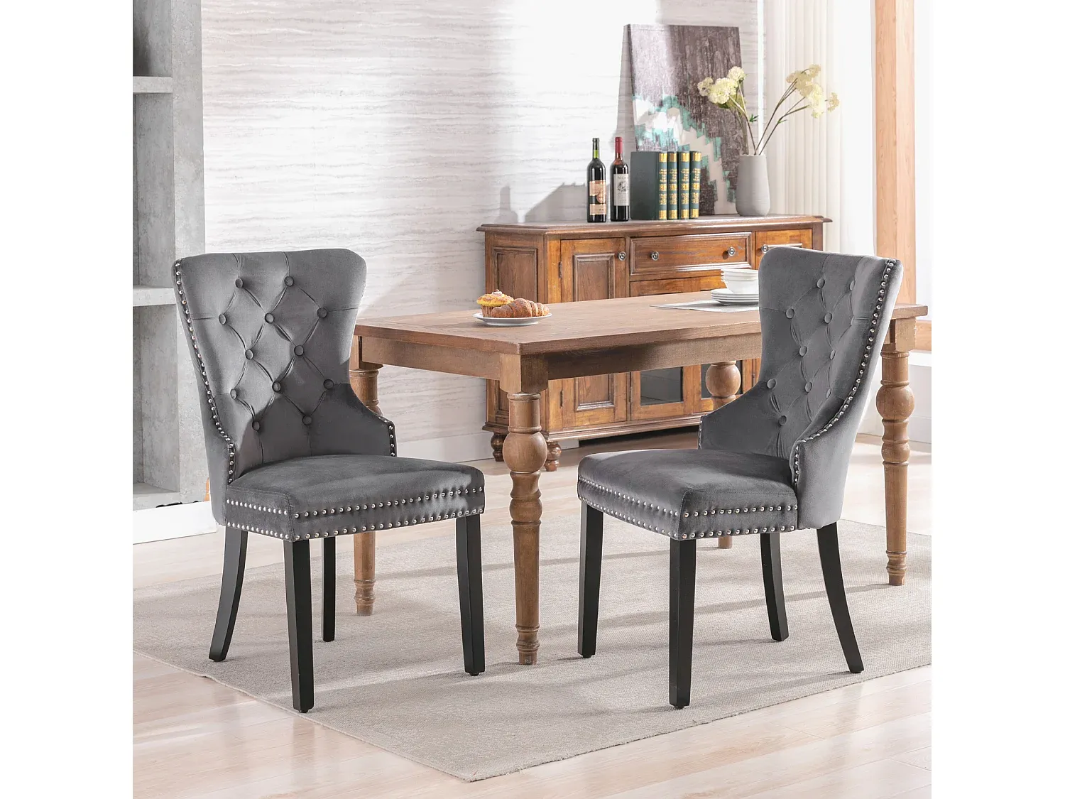 Elegante Stühle im Samtdesign mit Massivholzbeinen-Vibyogi