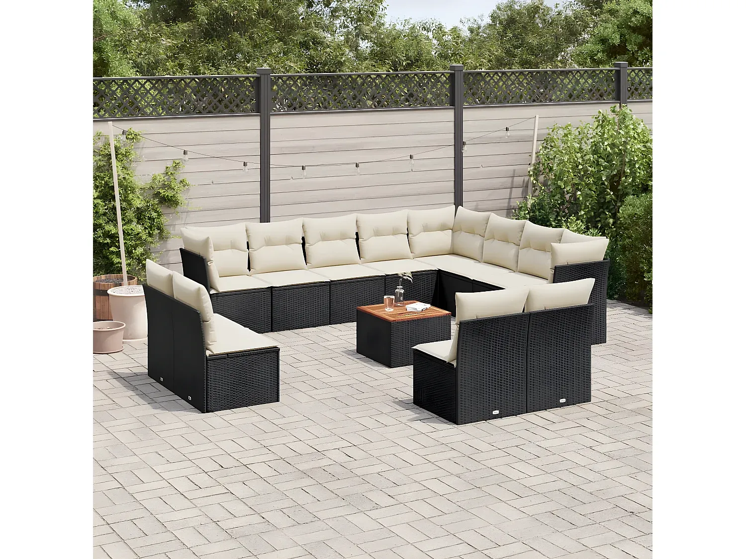Großzügige Garten-Sofagarnitur aus Polyrattan mit Kissen Schwarz