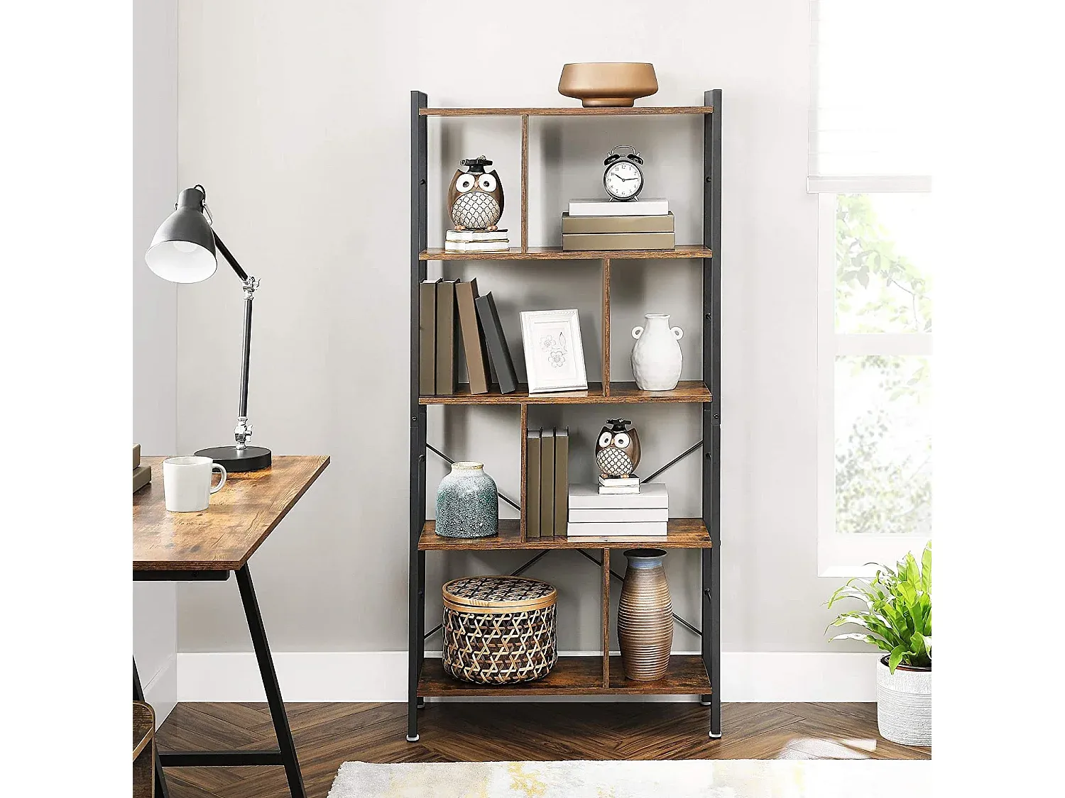 Modernes Holz-Bücherregal mit Regalfächern