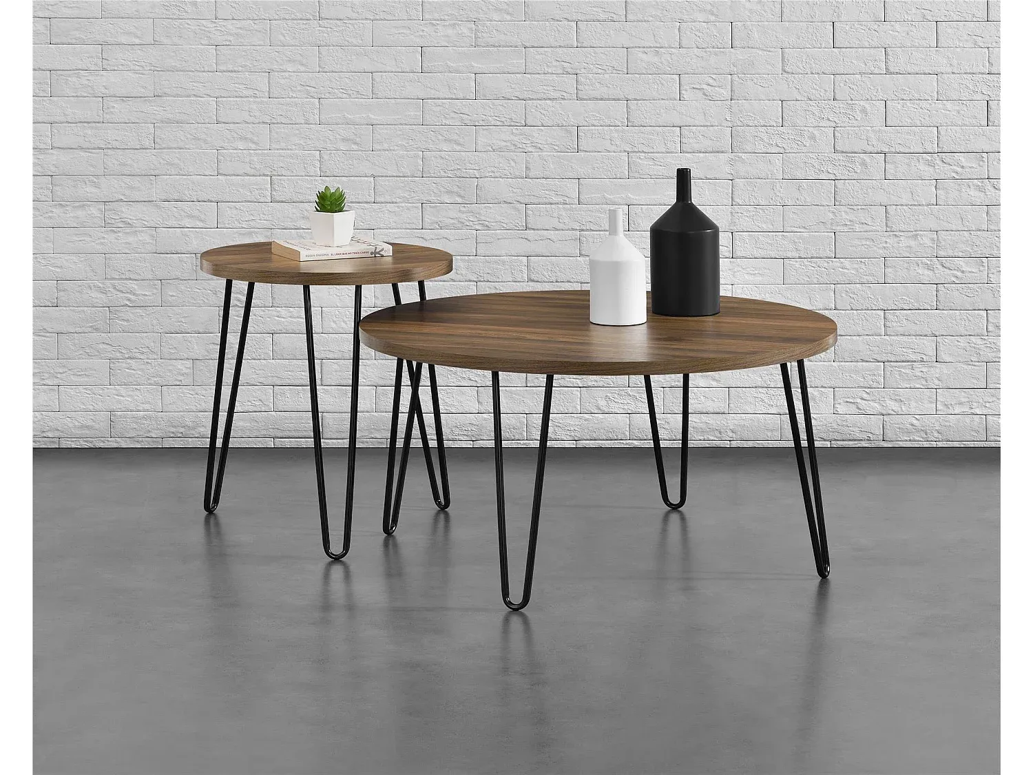 Moderner Beistelltisch im Walnuss-Finish