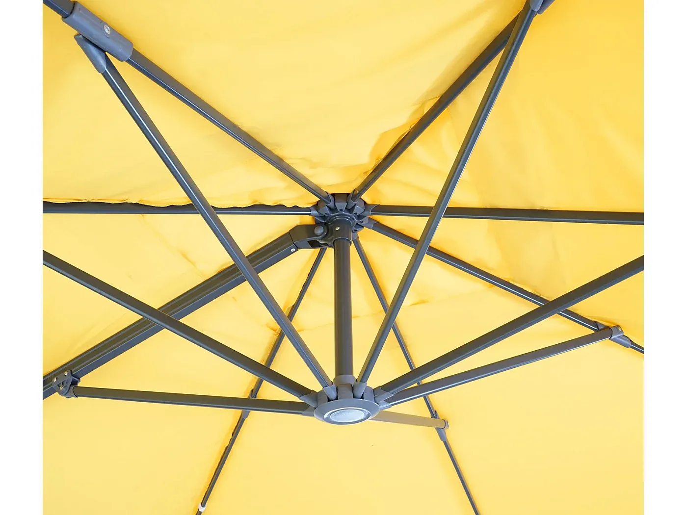 Großer Gelber Sonnenschirm 3x3m, drehbar, ohne Ständer