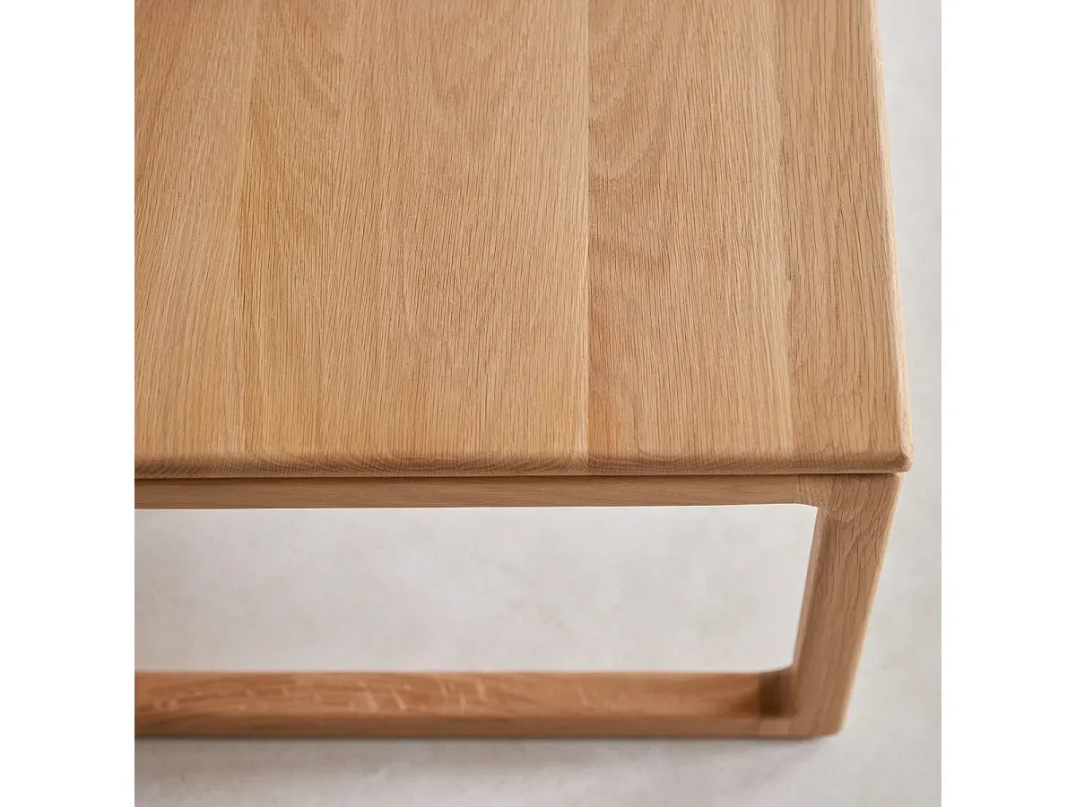 Moderner Couchtisch aus massiver Eiche, 100 x 56 cm