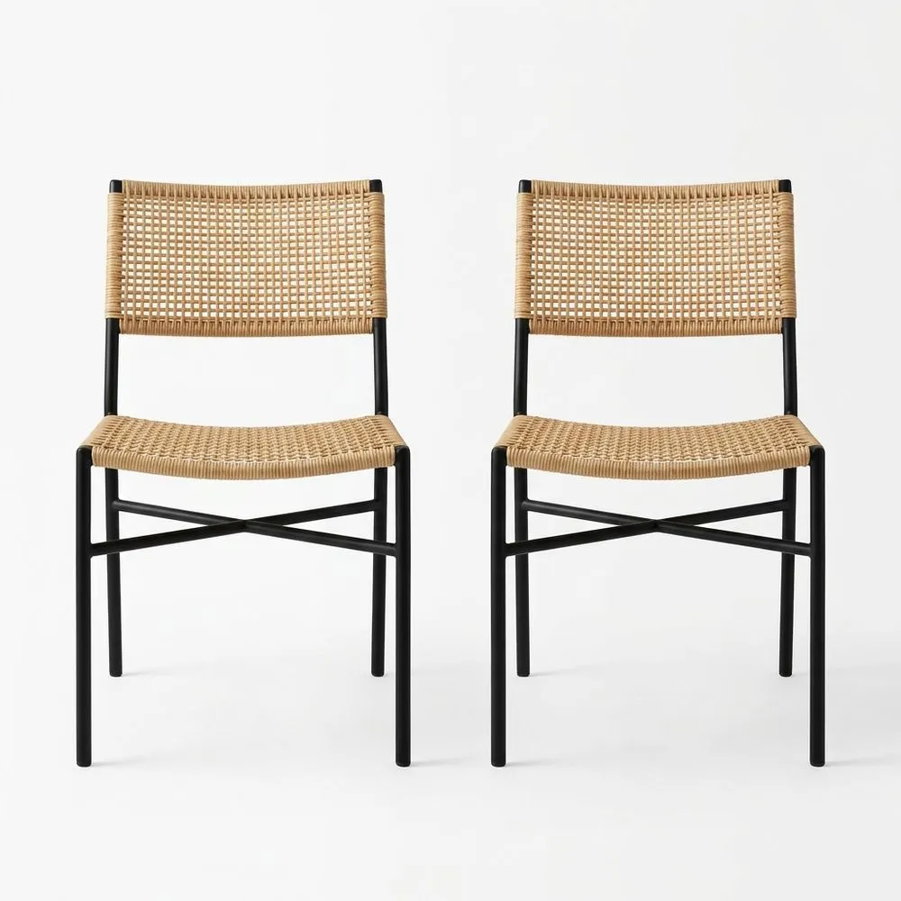 Conjunto de 2 sillas de ratán sintético con estructura de acero negro
