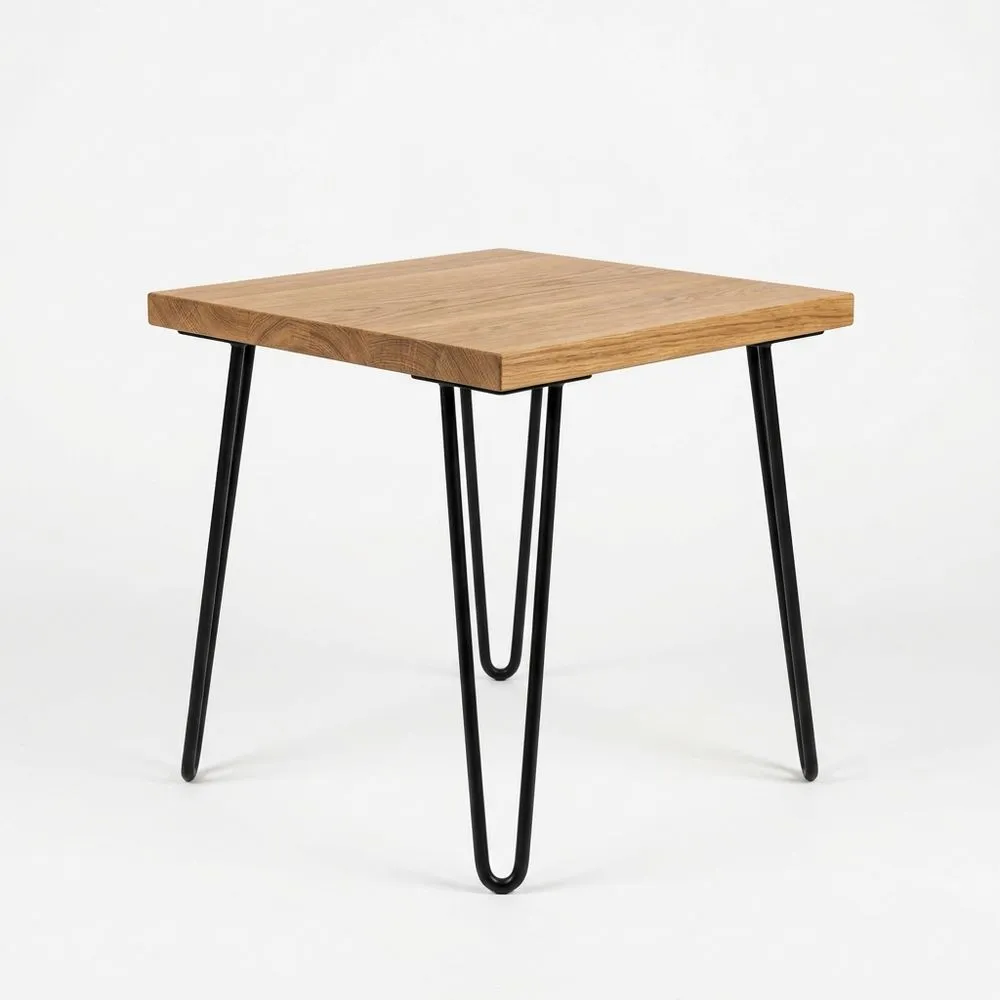Mesa auxiliar cuadrada de roble macizo con patas de acero negro 50x50x45 (longitud x anchura x altura) cm