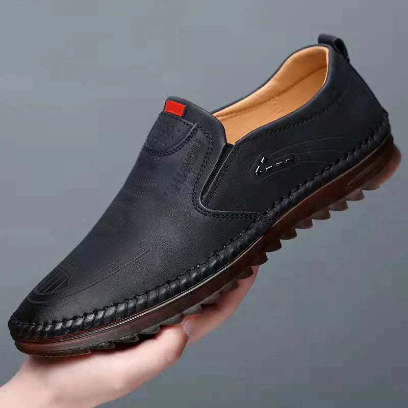 Italian handcrafted cowhide leather trainer detail