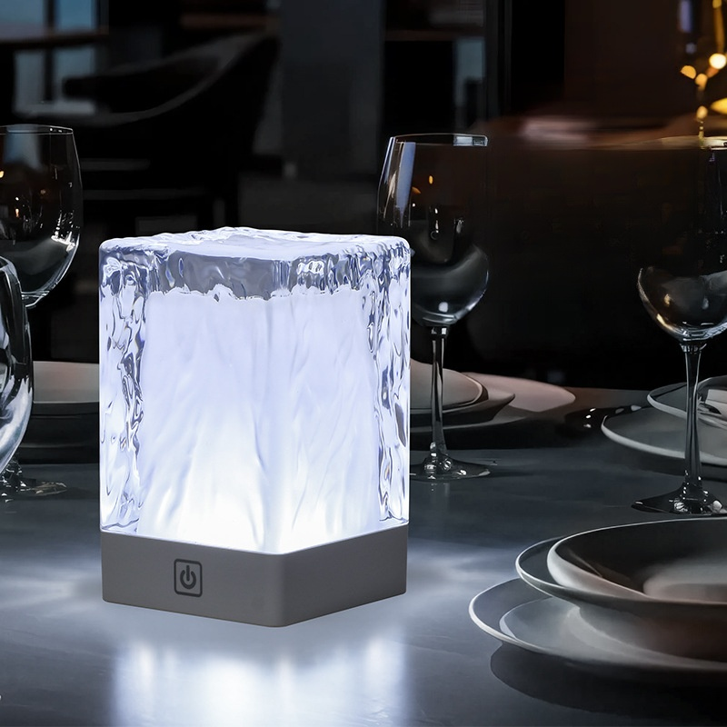 Kristályos kis asztali lámpa