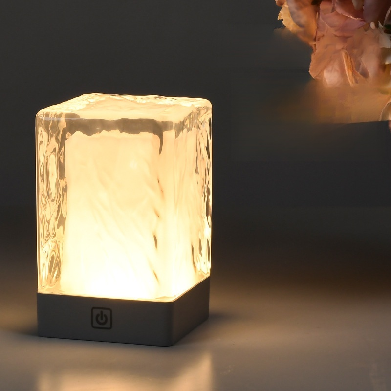 Kristályos kis asztali lámpa