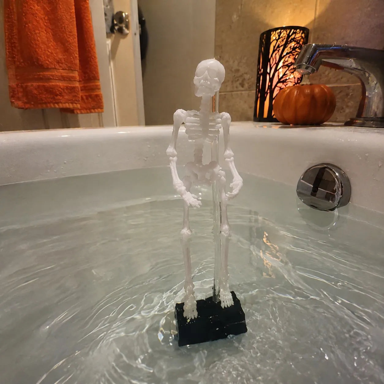 Air-Powered Dancing Skeleton Aquarium Ornament