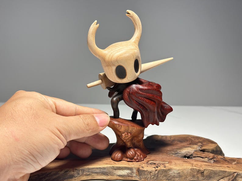 Hollow Knight Inspired Walnut Wood Sculpture • Magnetic Detachable Figurine