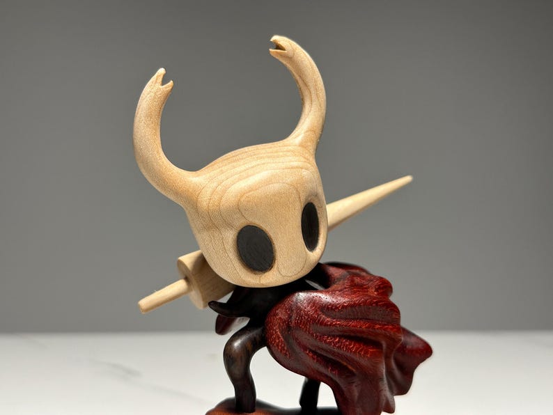 Hollow Knight Inspired Walnut Wood Sculpture • Magnetic Detachable Figurine