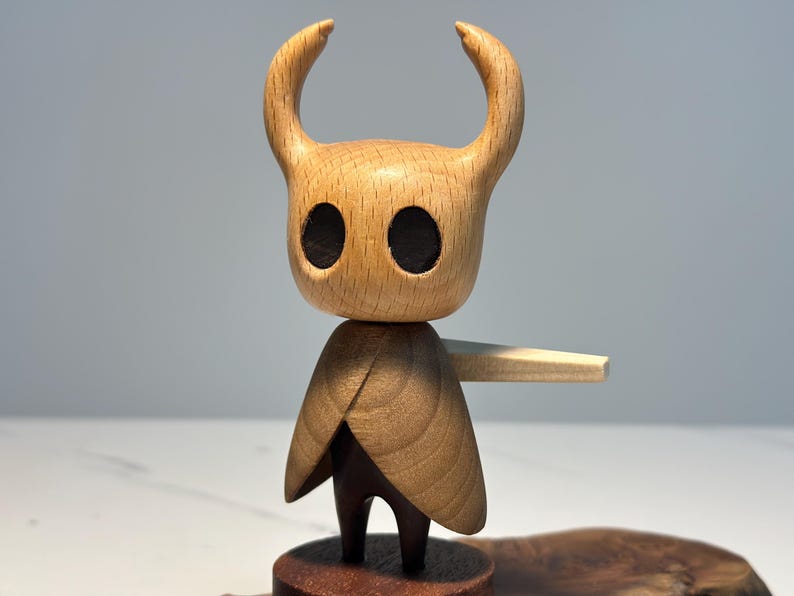 Hollow Knight Inspired Walnut Wood Sculpture • Magnetic Detachable Figurine