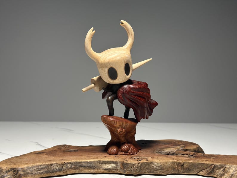 Hollow Knight Inspired Walnut Wood Sculpture • Magnetic Detachable Figurine