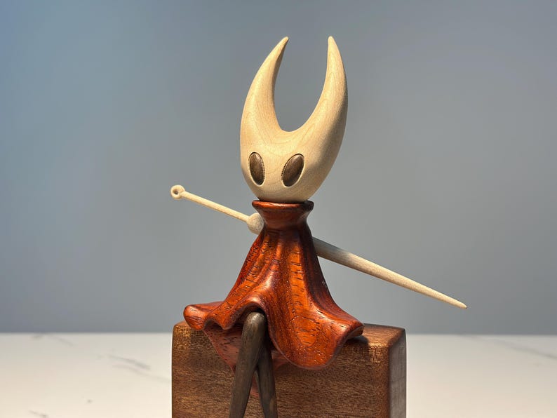 Hollow Knight Inspired Walnut Wood Sculpture • Magnetic Detachable Figurine