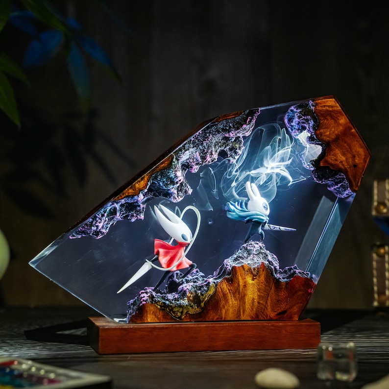 Journey of Hor.rnet vs tiny K.night resin lamp - Game Collectible
