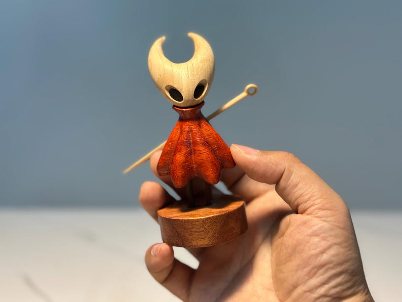 Hollow Knight Inspired Walnut Wood Sculpture • Magnetic Detachable Figurine