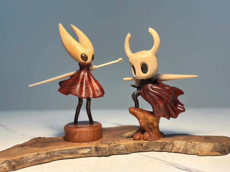 Hollow Knight Inspired Walnut Wood Sculpture • Magnetic Detachable Figurine