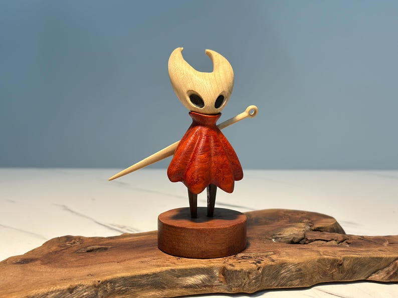 Hollow Knight Inspired Walnut Wood Sculpture • Magnetic Detachable Figurine