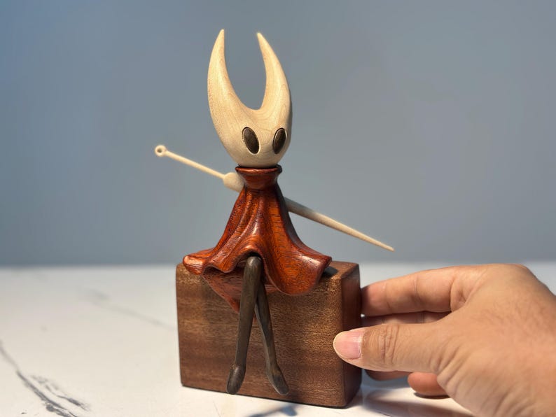 Hollow Knight Inspired Walnut Wood Sculpture • Magnetic Detachable Figurine