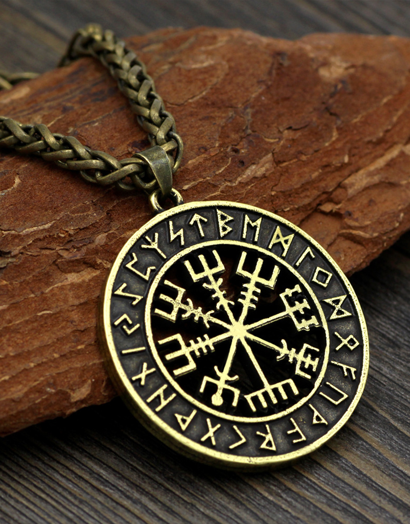 Odin Norse Compass Pendant Necklace - NorseKin detail view 4