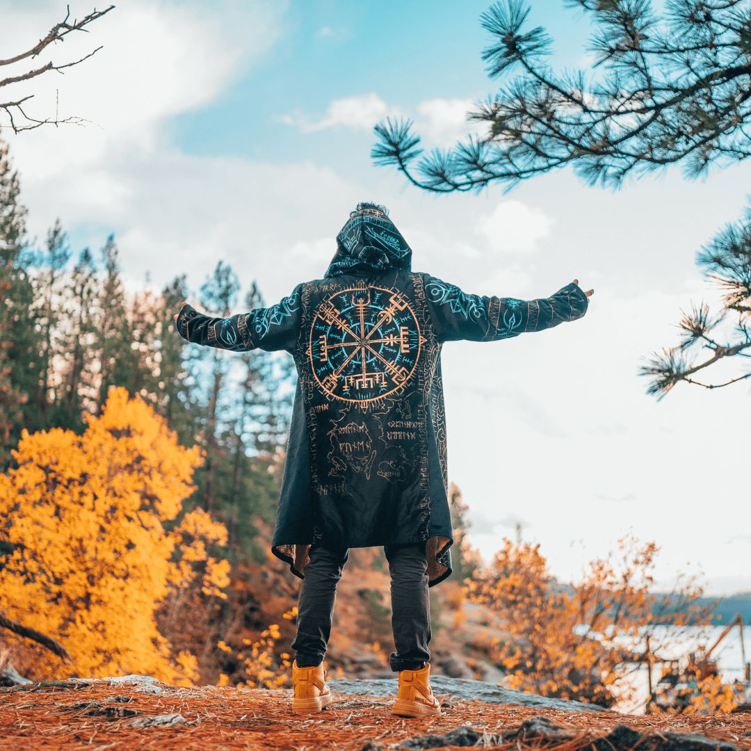 Vegvisir Norse Compass Hooded Cloak - NorseKin detail view 6