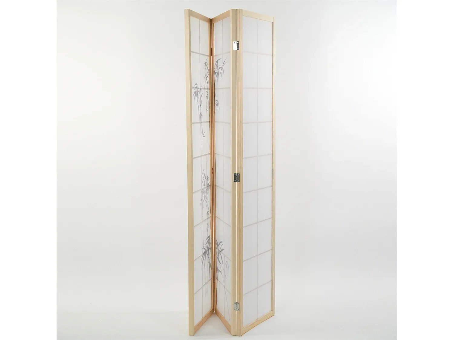 Dekorativer Raumteiler mit Bambusmotiv