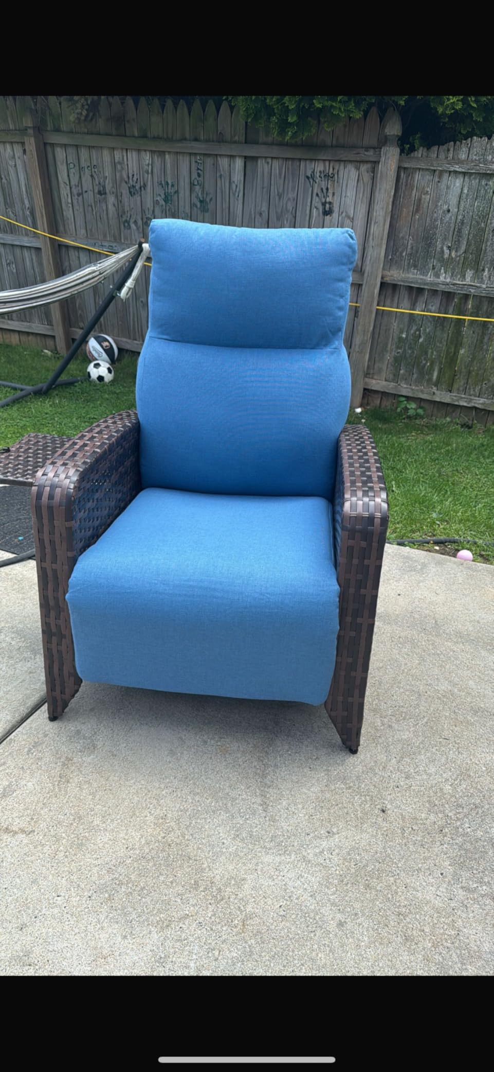 ZZWHOM PE Wicker Recliner Chair with Side Table – 1/2 PCS Set, Outdoor Patio Chair with Reclining Back, Swivel & Non-Swivel Options Available, All-Weather Resin Wicker Chair for Balcony Backyard Poolside