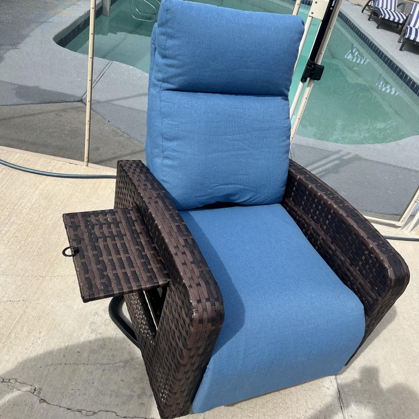 ZZWHOM PE Wicker Recliner Chair with Side Table – 1/2 PCS Set, Outdoor Patio Chair with Reclining Back, Swivel & Non-Swivel Options Available, All-Weather Resin Wicker Chair for Balcony Backyard Poolside