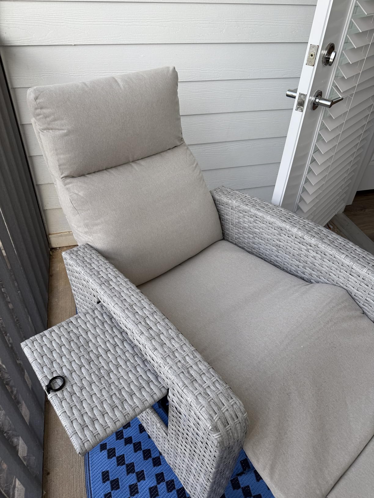 ZZWHOM PE Wicker Recliner Chair with Side Table – 1/2 PCS Set, Outdoor Patio Chair with Reclining Back, Swivel & Non-Swivel Options Available, All-Weather Resin Wicker Chair for Balcony Backyard Poolside