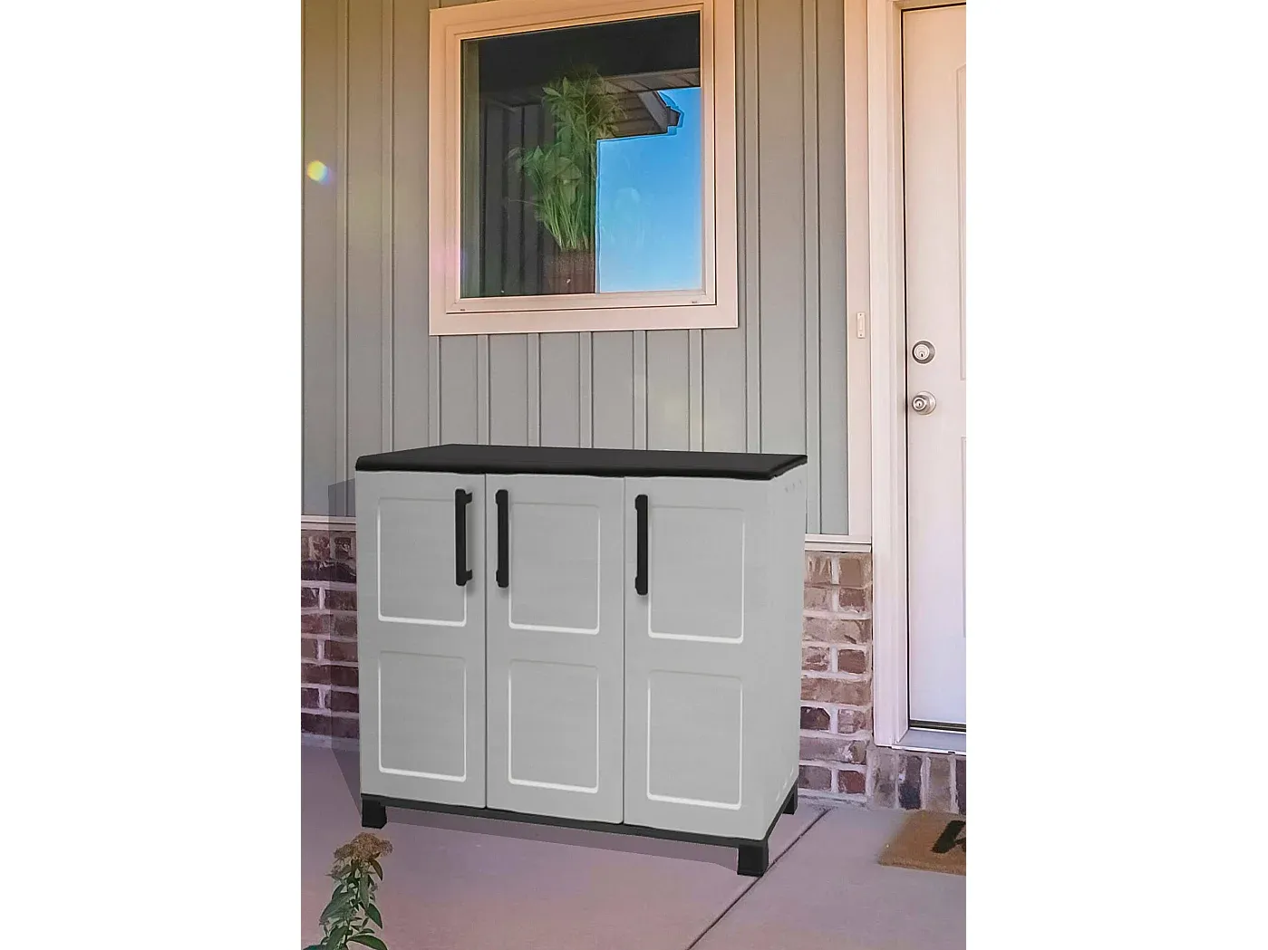 Vielseitiger Outdoor-Kleiderschrank mit Felloptik und kariertem Muster-Velessaliving