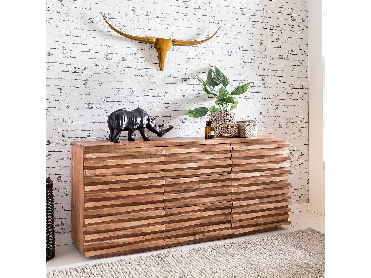 Massivholz Anrichte im Landhausstil mit Baumkante-Basneoion