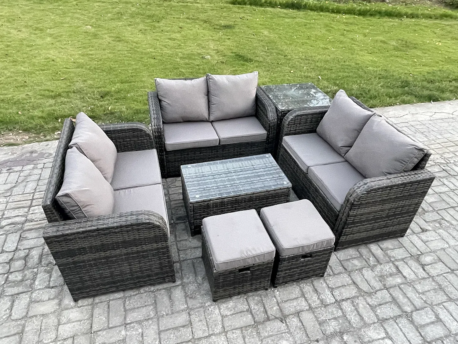 8-Sitzer Polyrattan Gartensofa-Set mit Couchtisch und Hockern in Dunkelgrau-Basneoion
