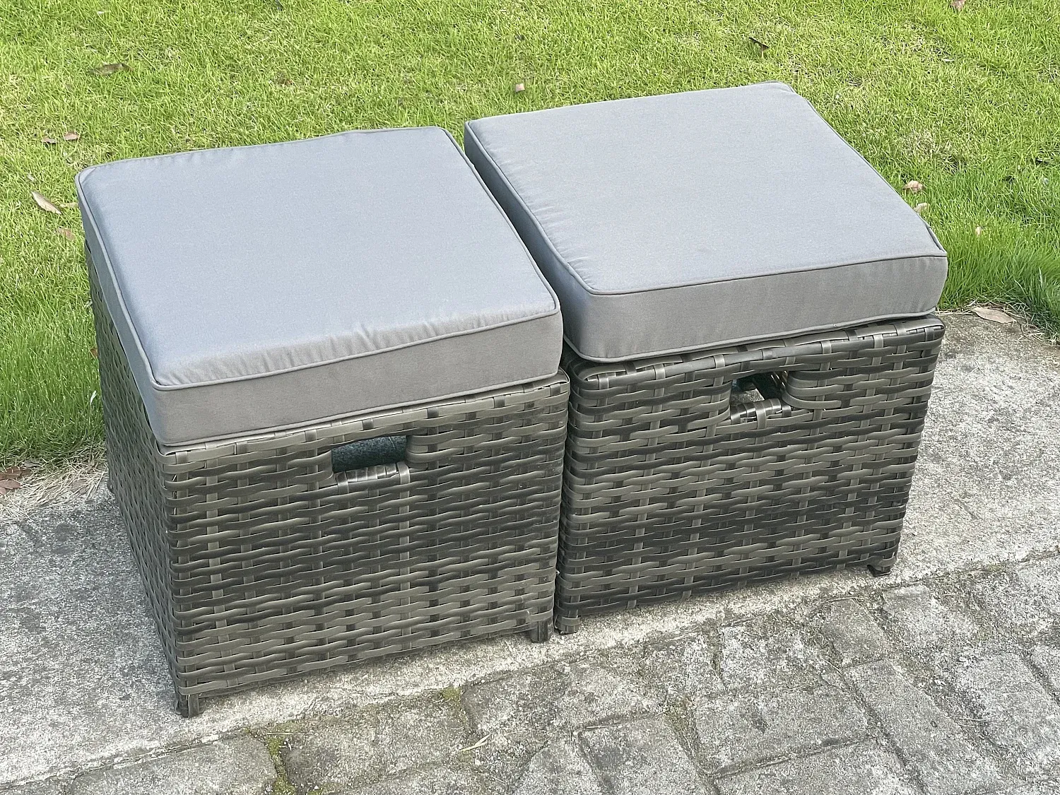 Verstellbare Gartenmöbel-Set mit Esstisch und Hockern-Basneoion