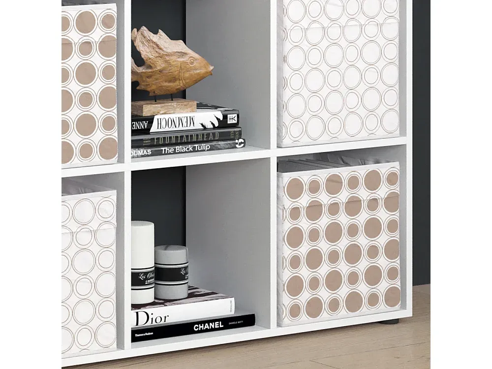 Moderner weißer Raumteiler mit Regal