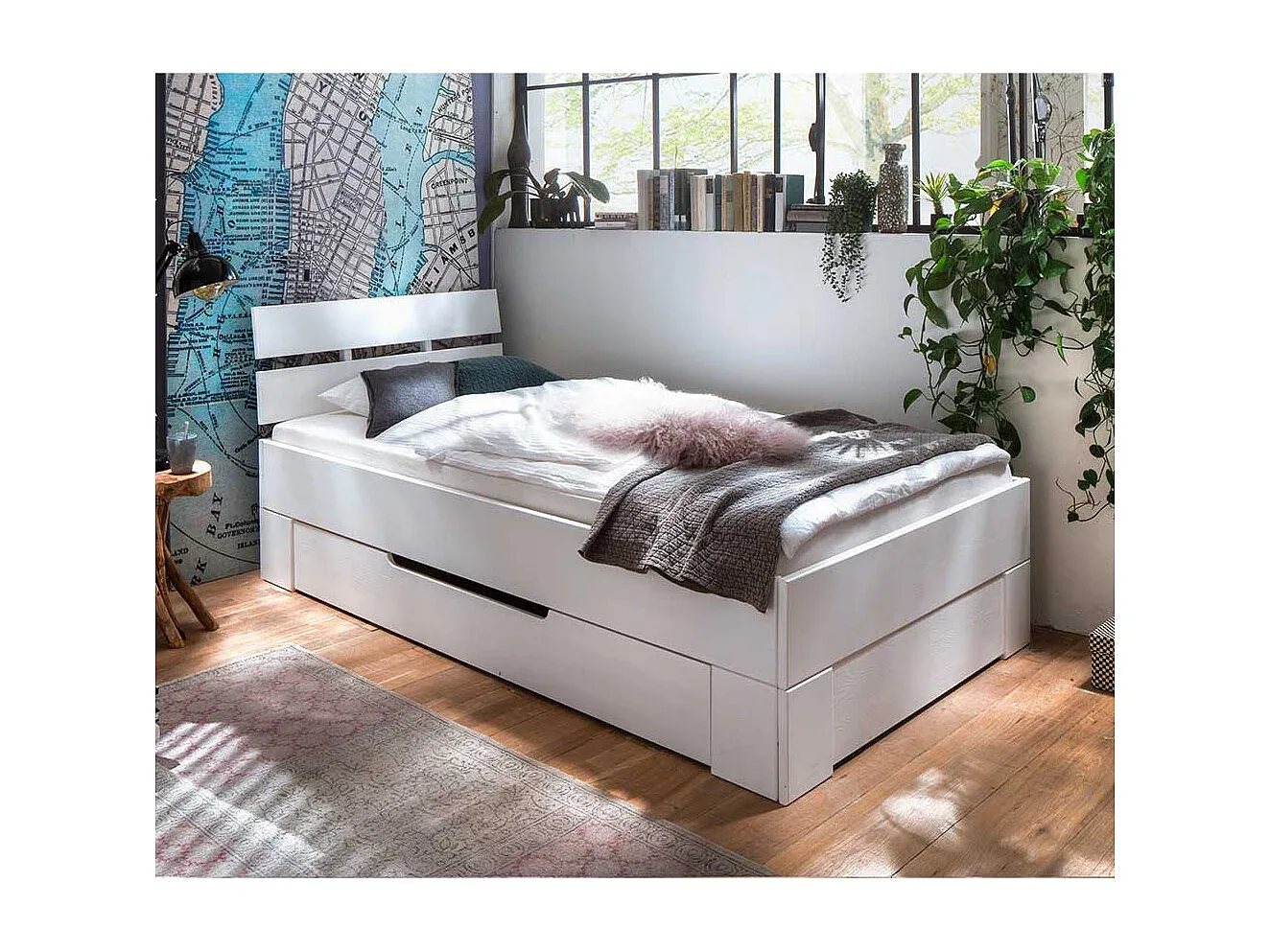 Modernes Massivholzbett aus Fichte mit optionalem Stauraum