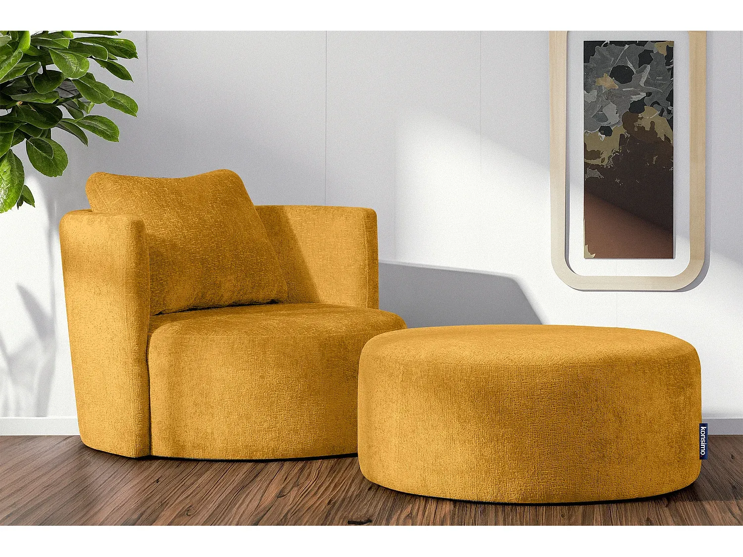 Moderner Drehsessel mit Hocker im Gelbton