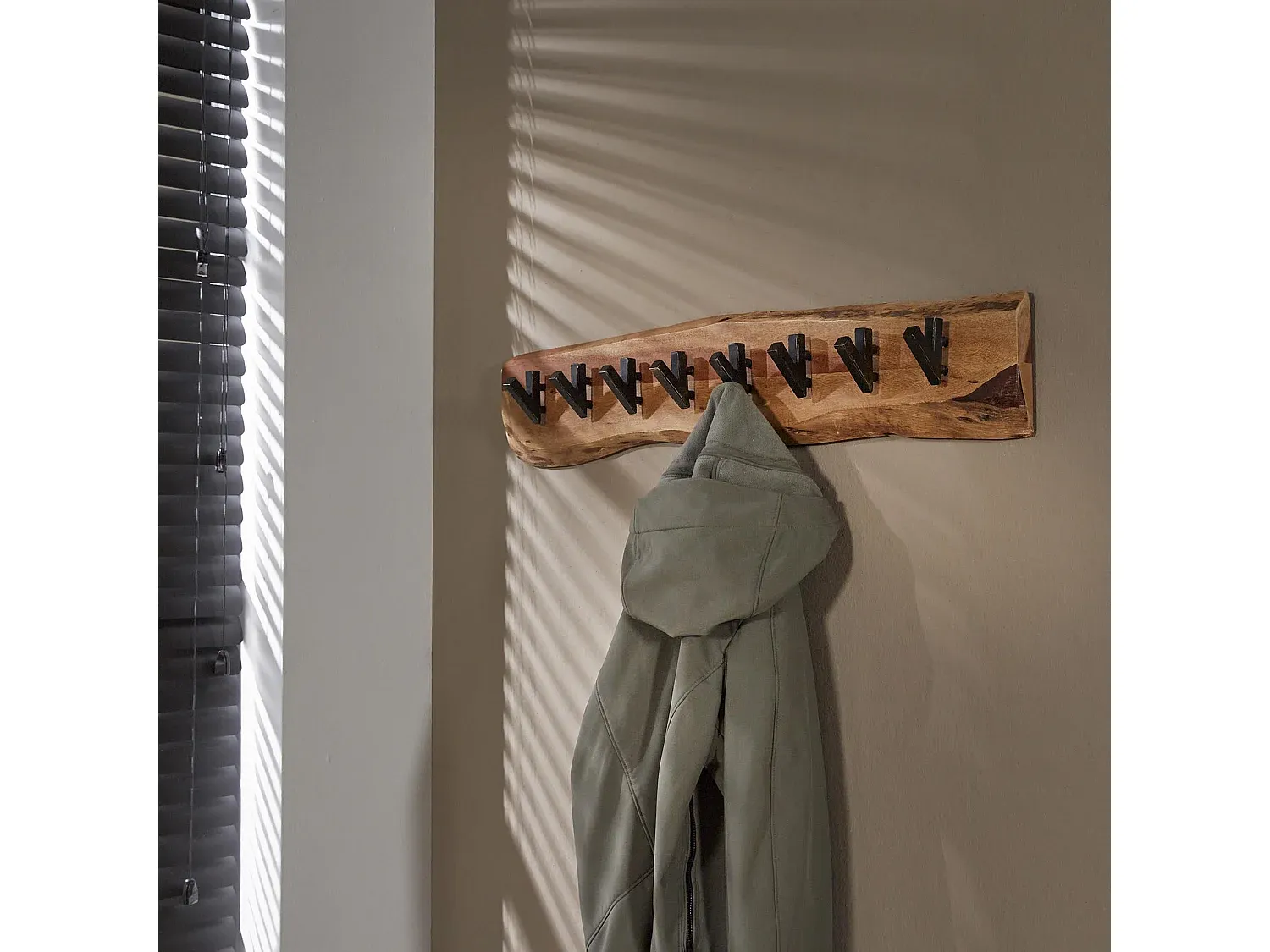 Praktische Wandgarderobe mit 8 Haken - Grau