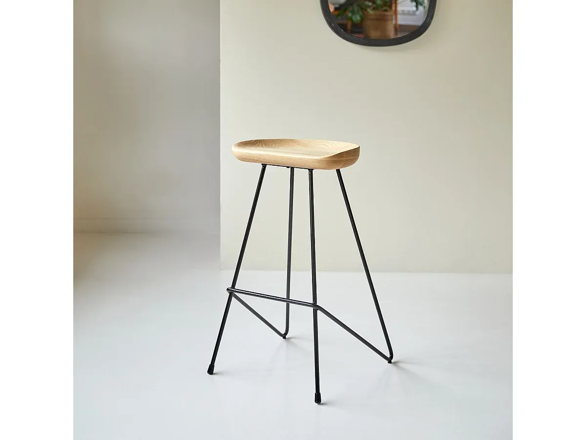 Höhenverstellbarer Barhocker aus Metall in Grün