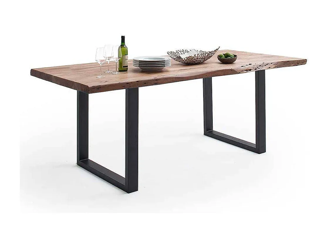 Esstisch aus massivem Akazienholz mit Bügelgestell